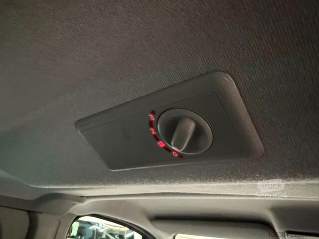 Minibussi RENAULT Trafic Style Life 8 Sitze Klima Tempomat LED