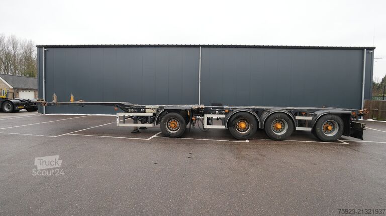 Container transportation Nooteboom Breaker container transport trailer
