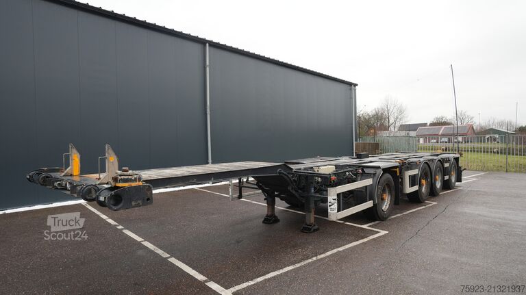 Container transportation Nooteboom Breaker container transport trailer