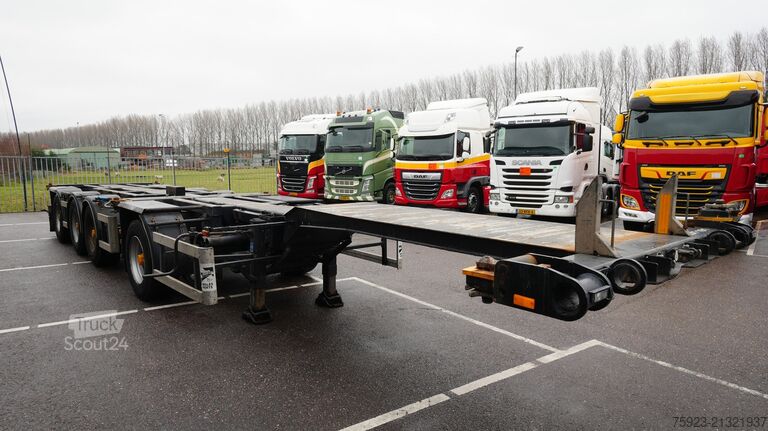 Container transportation Nooteboom Breaker container transport trailer