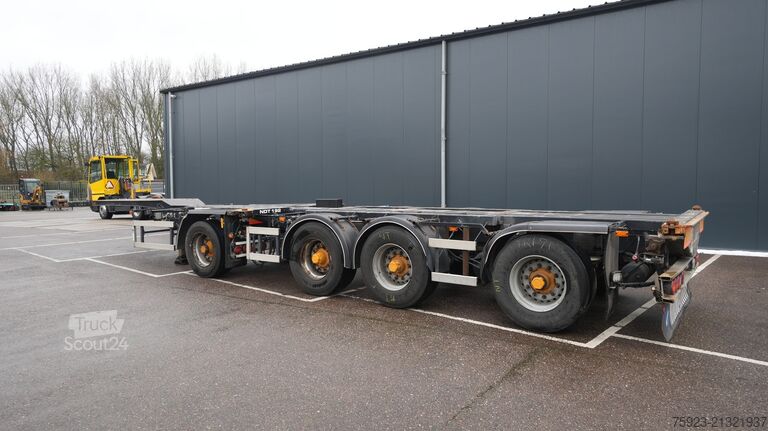 Container transportation Nooteboom Breaker container transport trailer
