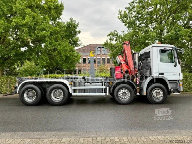 Koukkuvarsijärjestelmä Mercedes-Benz Actros 3241 8x4/Abrollkipper+Fassi F155/Euro5