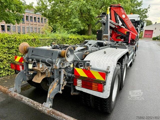Koukkuvarsijärjestelmä Mercedes-Benz Actros 3241 8x4/Abrollkipper+Fassi F155/Euro5