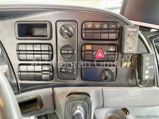Koukkuvarsijärjestelmä Mercedes-Benz Actros 3241 8x4/Abrollkipper+Fassi F155/Euro5