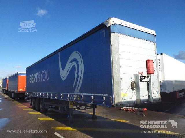 Semirimorchio con telone Schmitz Cargobull Semitrailer Curtainsider Standard