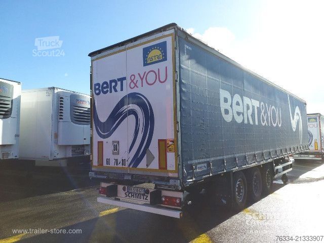 Semirimorchio con telone Schmitz Cargobull Semitrailer Curtainsider Standard