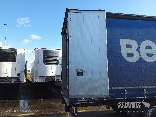 Semirimorchio con telone Schmitz Cargobull Semitrailer Curtainsider Standard