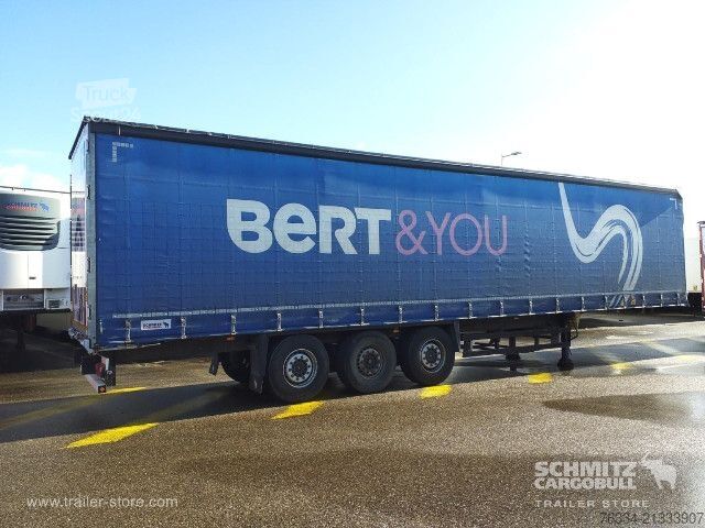 Semirimorchio con telone Schmitz Cargobull Semitrailer Curtainsider Standard
