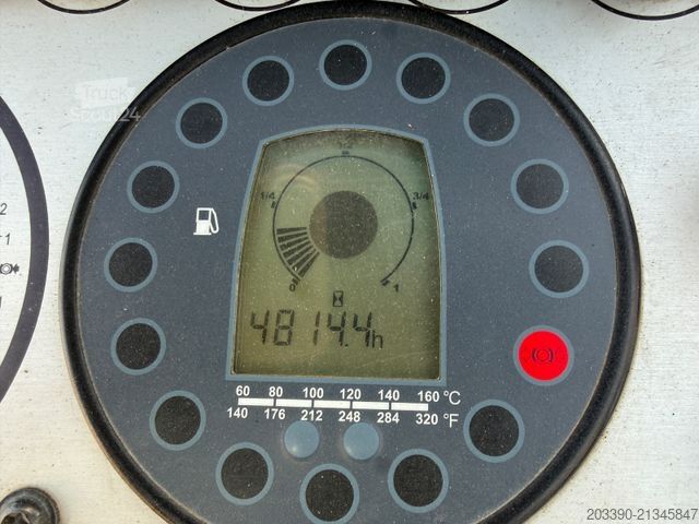 Jednovalcový valec BOMAG BW100AD-5 mit Streuer / 2017 BJ / KAG