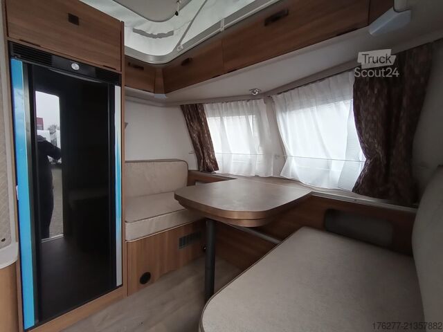 Путешествующий автоприцеп (туристический караван) Eriba Touring 642 Legend