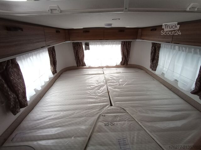 Путешествующий автоприцеп (туристический караван) Eriba Touring 642 Legend