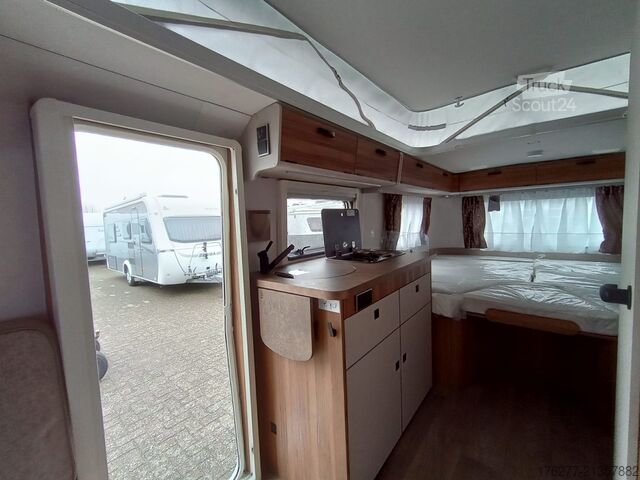 Путешествующий автоприцеп (туристический караван) Eriba Touring 642 Legend