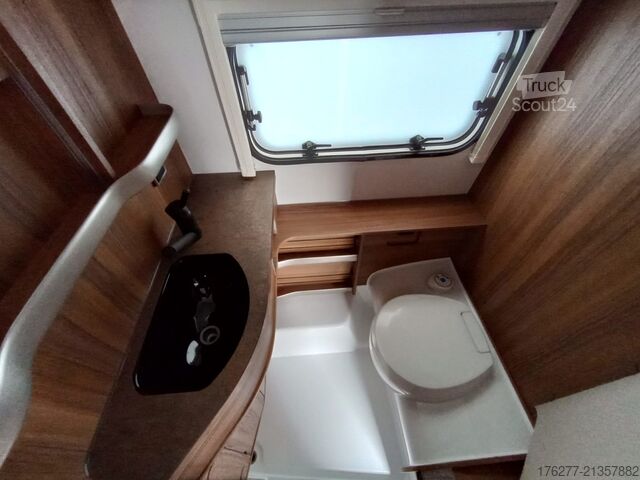 Путешествующий автоприцеп (туристический караван) Eriba Touring 642 Legend