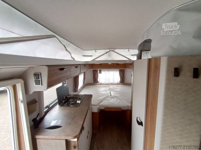 Путешествующий автоприцеп (туристический караван) Eriba Touring 642 Legend