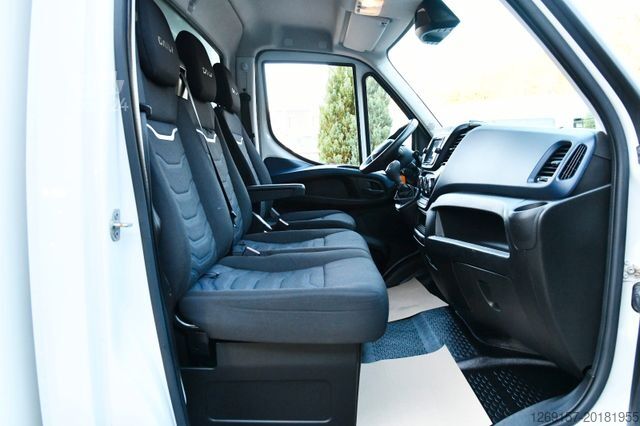Dostavno vozilo s kesonom IVECO Daily Einzelkabine Koffer 35S160 Ladebordwand