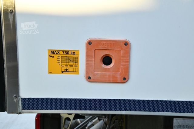 Dostavno vozilo s kesonom IVECO Daily Einzelkabine Koffer 35S160 Ladebordwand