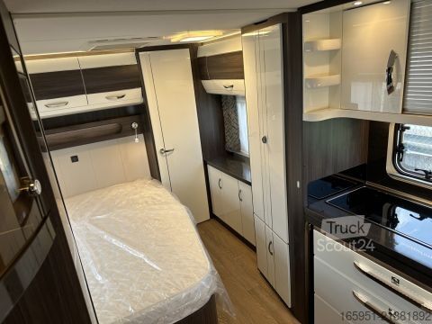 Wohnwagen Hobby Prestige 560 WFU Auflastung 2000 kg