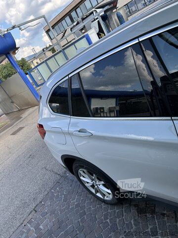 Van BMW X1