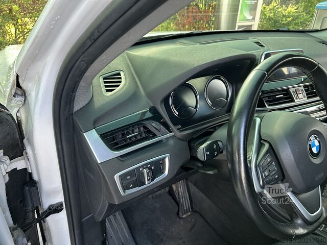 Van BMW X1