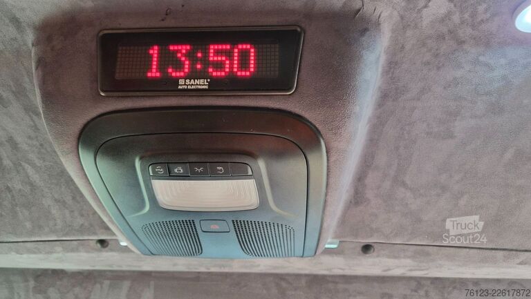 Minibus MERCEDES-BENZ Sprinter 517 Heckniederflur Vorlauffahrzeug
