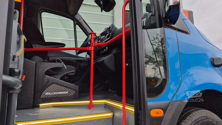 Minibus MERCEDES-BENZ Sprinter 517 Heckniederflur Vorlauffahrzeug