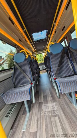 Minibus MERCEDES-BENZ Sprinter 517 Heckniederflur Vorlauffahrzeug