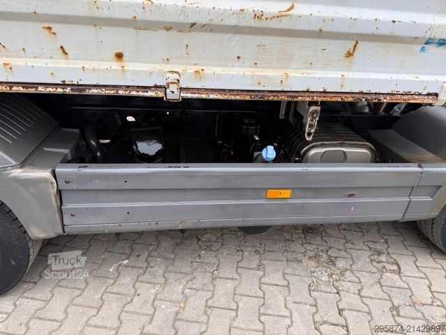 Billenőplatós furgon MERCEDES-BENZ 818 Atego 3-Seiten-Kipper AHK