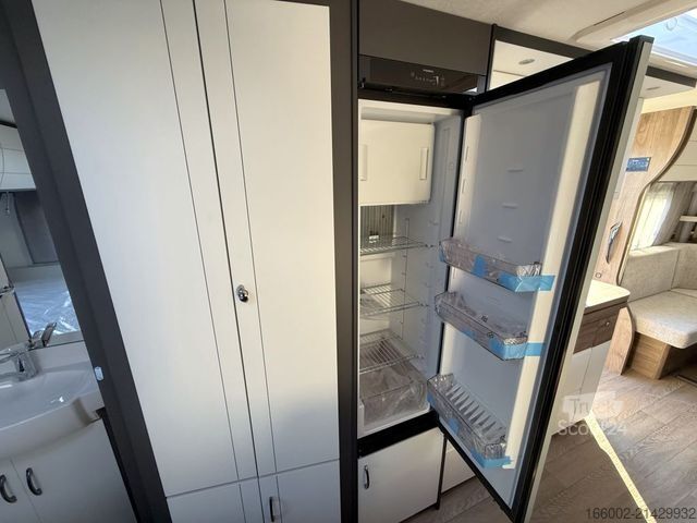 Lakókocsi HOBBY Excellent Edition 650 KMFe Ausgestellt! 2.200 kg