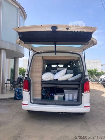 Furgons Volkswagen California Camper | 2 Betten 4 Schlafplätze | Küchenzeile + Dachbett