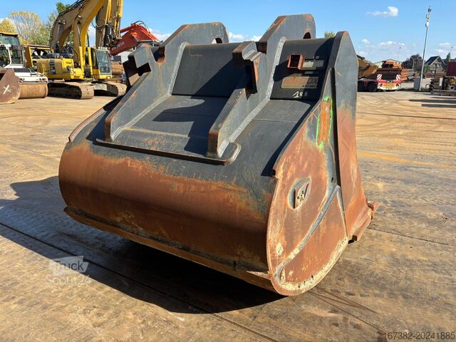Pelle Verachtert HD bucket with teeth CW70 for 374F