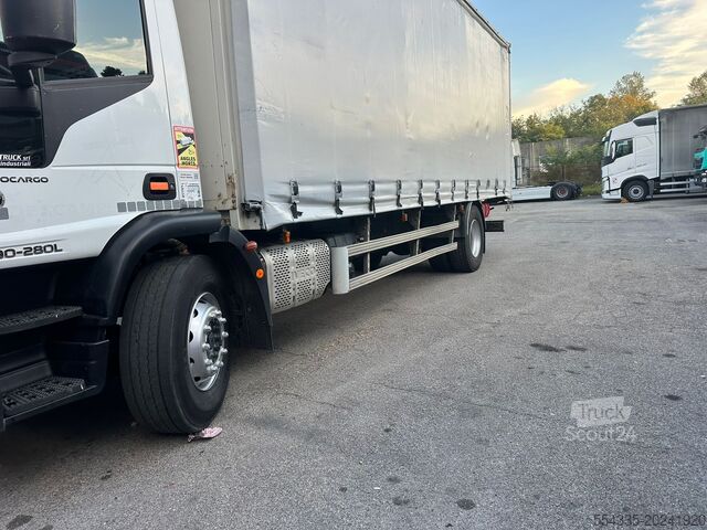 Platós és ponyvás teherautó Iveco Eurocargo 180s28