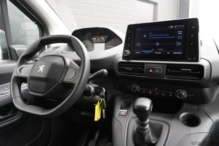 Augsta jumta universālis Peugeot Partner 1.2 PT 110PK Benzine! EURO 6 - Airco - ...