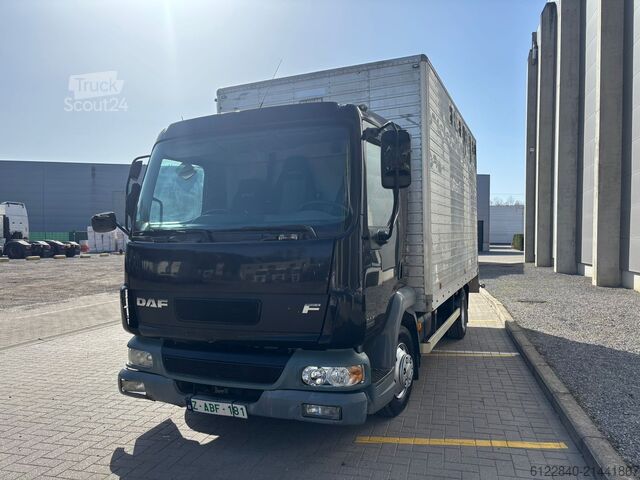 Transporteur de chevaux / Paarden DAF LF 45