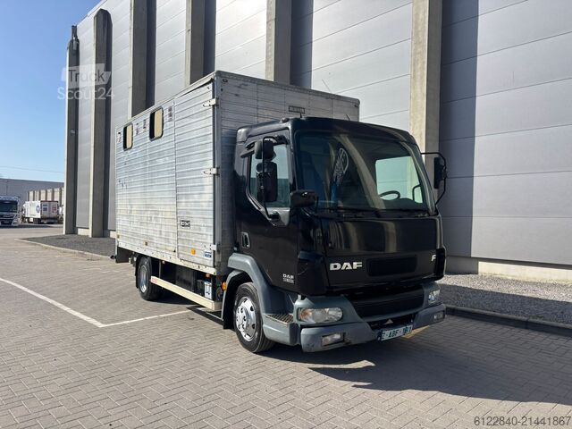 Transporteur de chevaux / Paarden DAF LF 45