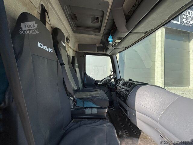 Transporteur de chevaux / Paarden DAF LF 45