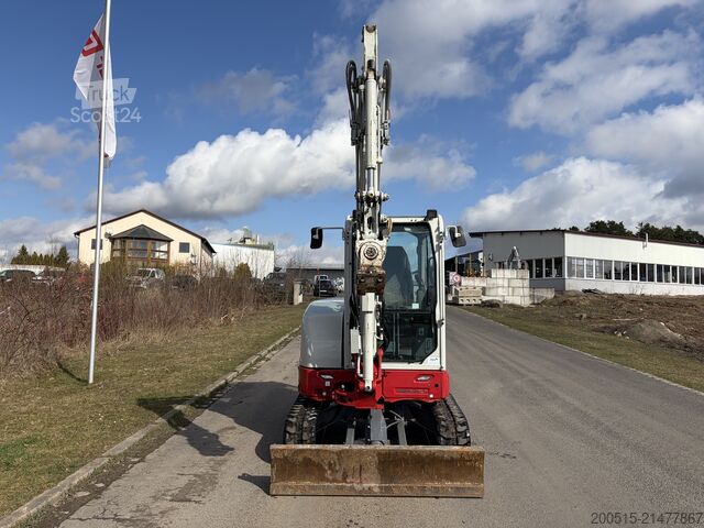 Mini-pelle Takeuchi TB 335 R