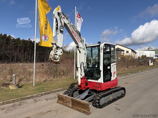 Mini-pelle Takeuchi TB 335 R