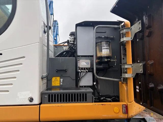 Pelle sur roues Liebherr A918 Compact