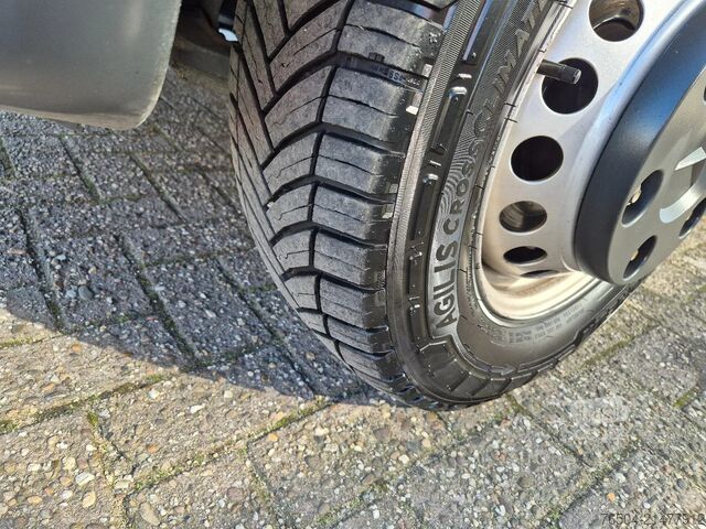 Ponjava Mercedes-Benz Sprinter 519 CDI 3.0 V6/ Plane Pritsche/ Ladefl...