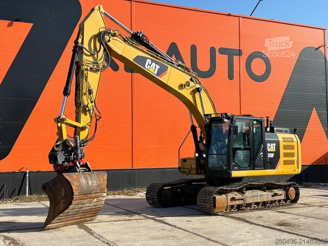 Crawler excavator Caterpillar 320 FL 2 BUCKETS / 3D / TILTROTATOR / AC / CENT...