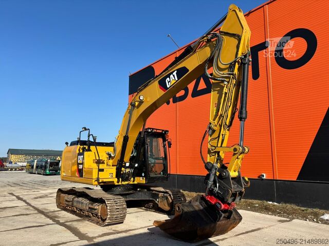 Crawler excavator Caterpillar 320 FL 2 BUCKETS / 3D / TILTROTATOR / AC / CENT...