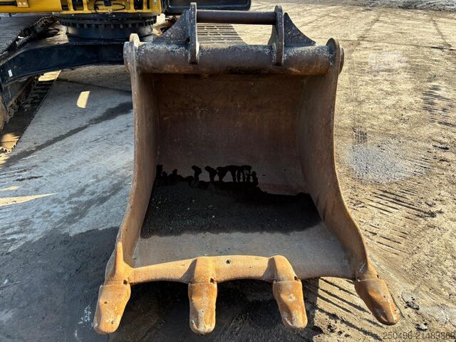 Crawler excavator Caterpillar 320 FL 2 BUCKETS / 3D / TILTROTATOR / AC / CENT...