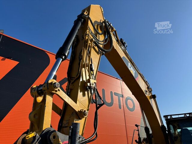 Crawler excavator Caterpillar 320 FL 2 BUCKETS / 3D / TILTROTATOR / AC / CENT...