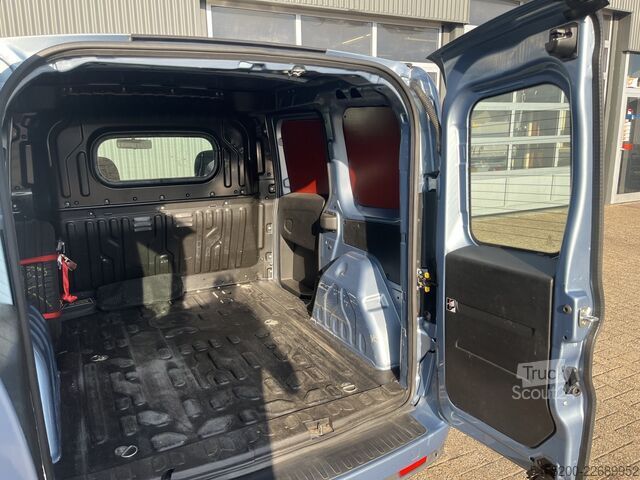 Комби с висок покрив Fiat Doblò Cargo 1.6 MultiJet SX 1e Eigenaar Airco C...