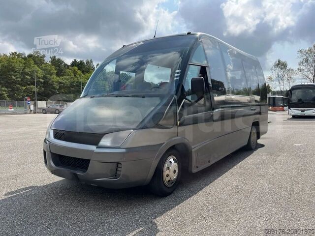 حافلة بين المدن IVECO Daily