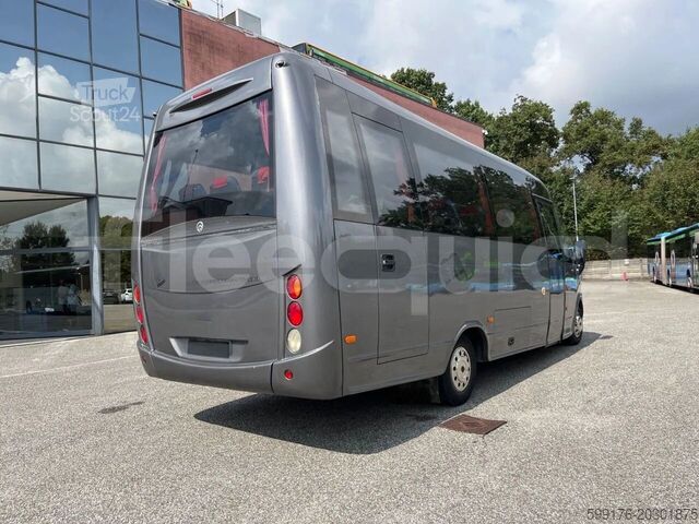 حافلة بين المدن IVECO Daily