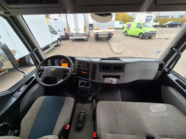 Veicolo di recupero Volvo FL 250 E6 DoKa 7 Sitze/ Abschlepp/ Bergingswage...