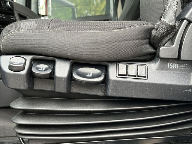 Standart çekici ünitesi MAN TGX 18.500 XXL Retarder Standklima ACC 2xTank