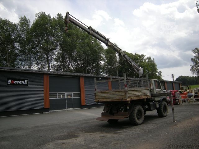Trójstronna wywrotka UNIMOG Unimog U1250 mit Kran
