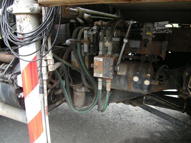Trójstronna wywrotka UNIMOG Unimog U1250 mit Kran